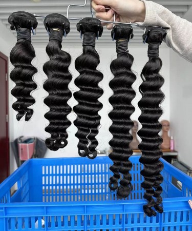Best Deep Wave Brazilian Virgin Hair Bundles 10-30 Inches Natural Color Brazilian Deep Wave Human Hair Bundles For Sale 